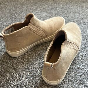 Toms Women’s Suede Beige Slip-On Loafers